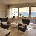 Julia 4*